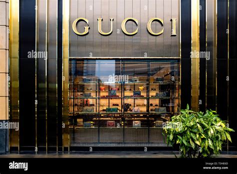 gucci storefront